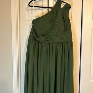 Bridesmaid or Prom dress! Was ordered as a custom size, fits like a 20/22W.